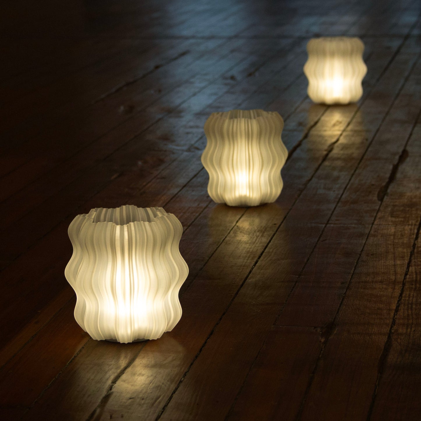 Cordless Mini Wavy Lamp - USB-C Rechargeable Table Lamp 80Hr